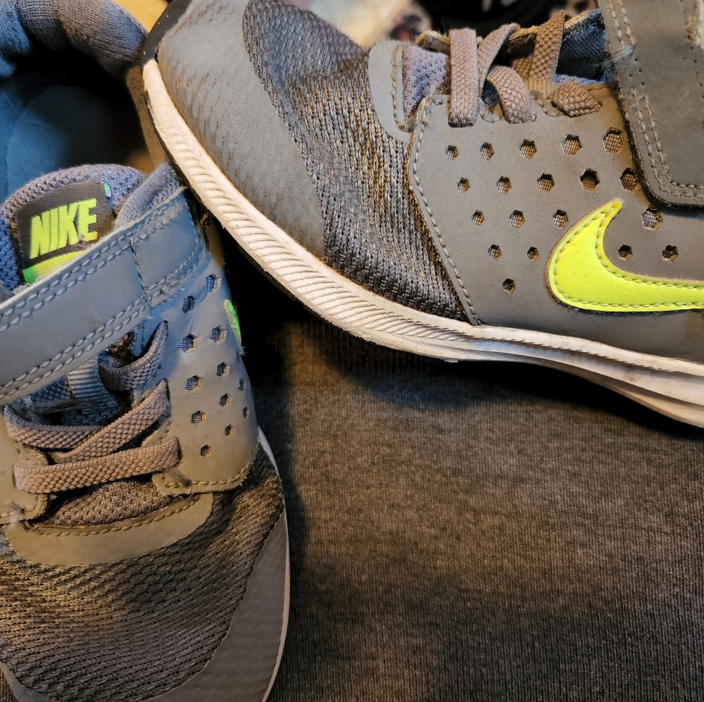 Boys Nike Velcro Shoes